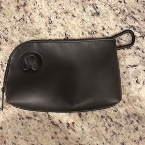 Lululemon pouch!